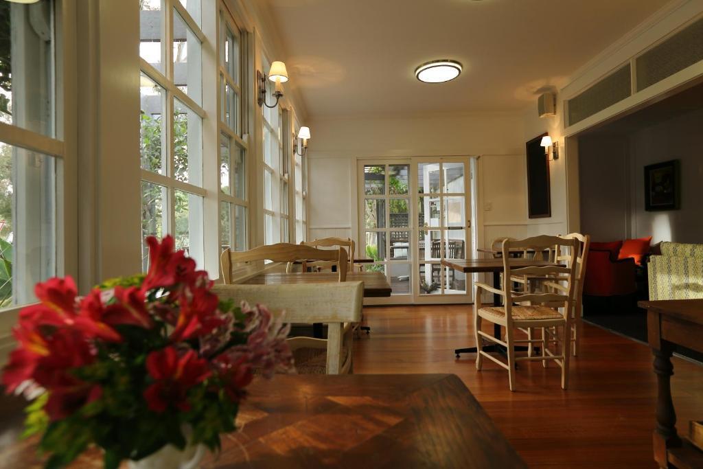 קאווס Holmwood Guesthouse מראה חיצוני תמונה