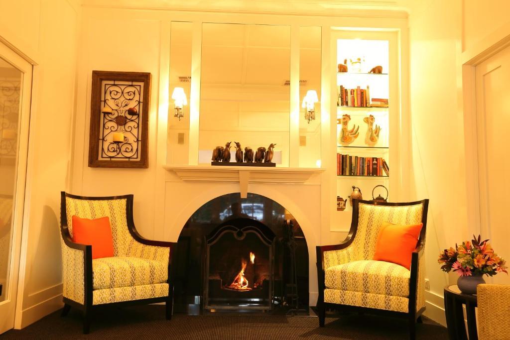 קאווס Holmwood Guesthouse מראה חיצוני תמונה