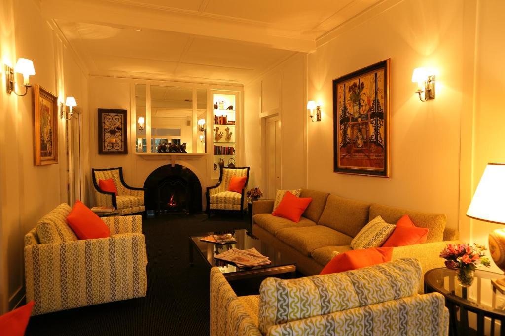 קאווס Holmwood Guesthouse מראה חיצוני תמונה