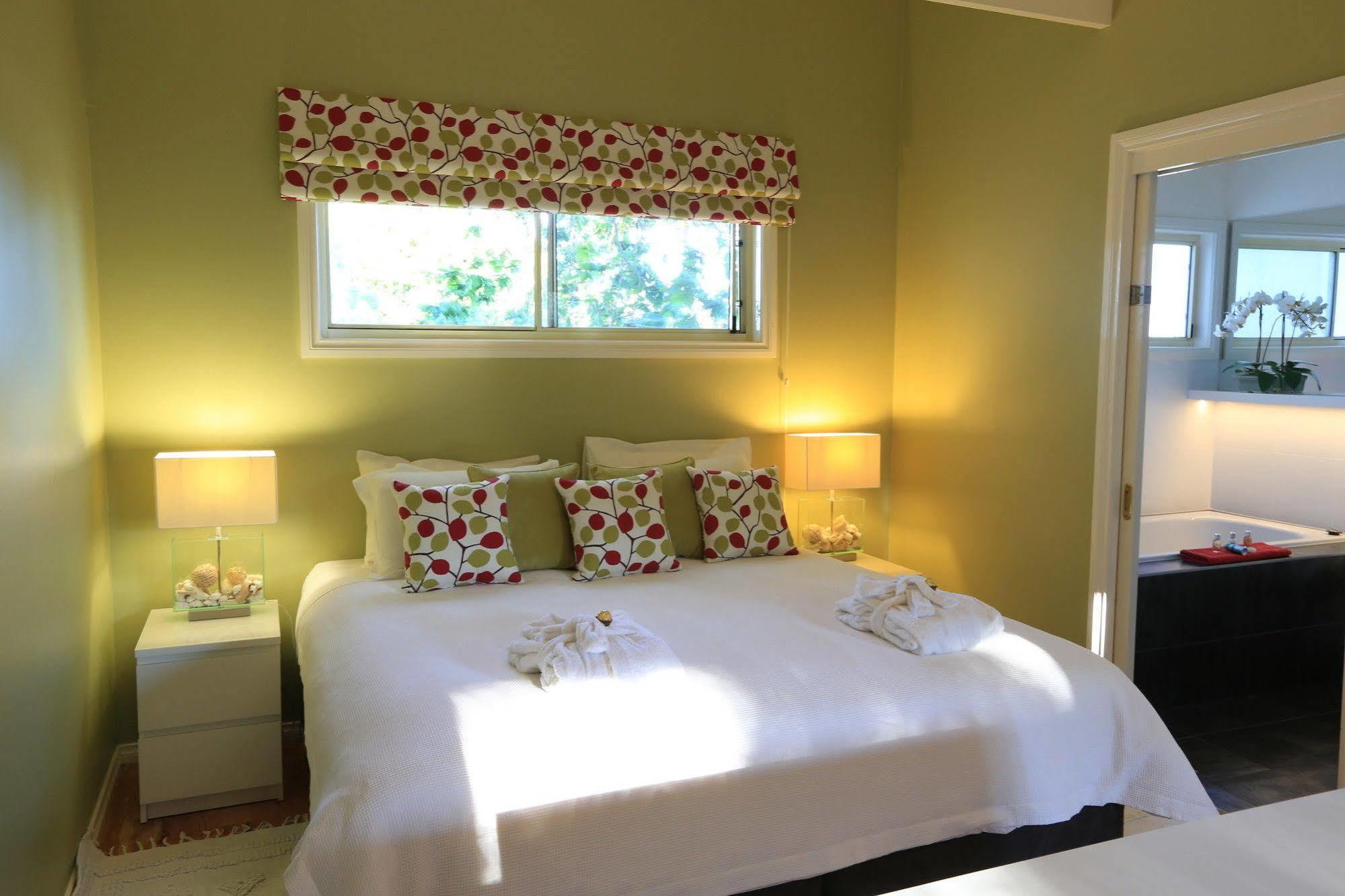 קאווס Holmwood Guesthouse מראה חיצוני תמונה