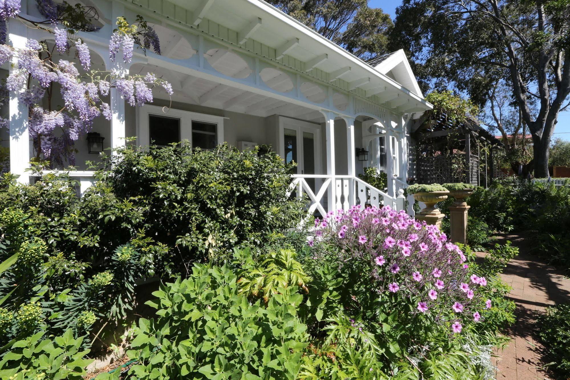 קאווס Holmwood Guesthouse מראה חיצוני תמונה