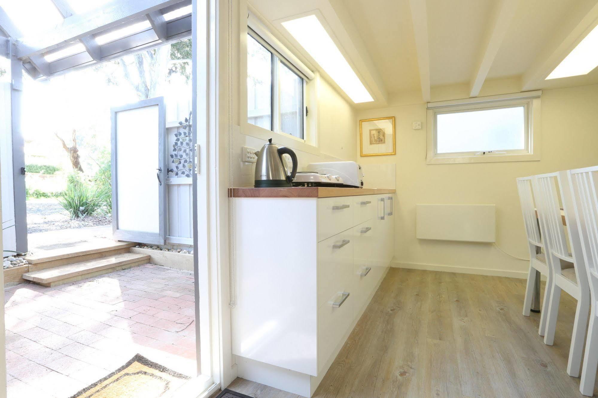 קאווס Holmwood Guesthouse מראה חיצוני תמונה
